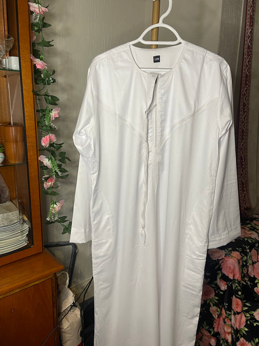 Emirati Thobe ( white ) - Ibrahim Collection
